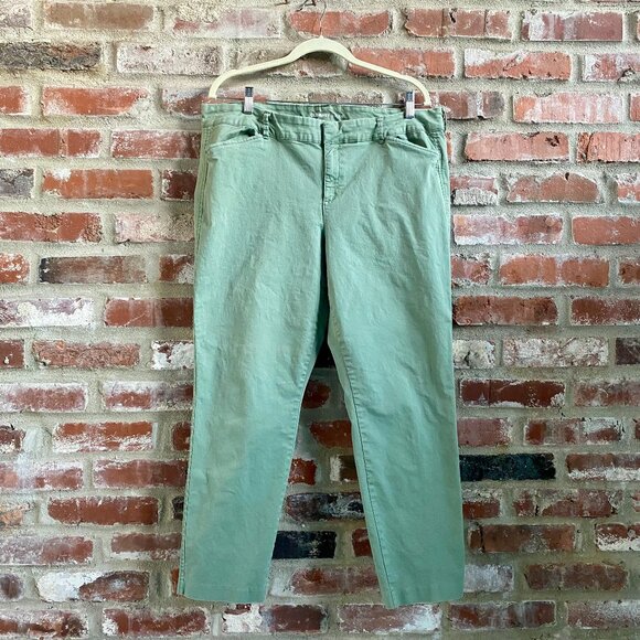 Old Navy Womens Pixie Chino Pants, Green, Size 16 Regular. - Picture 1 of 7